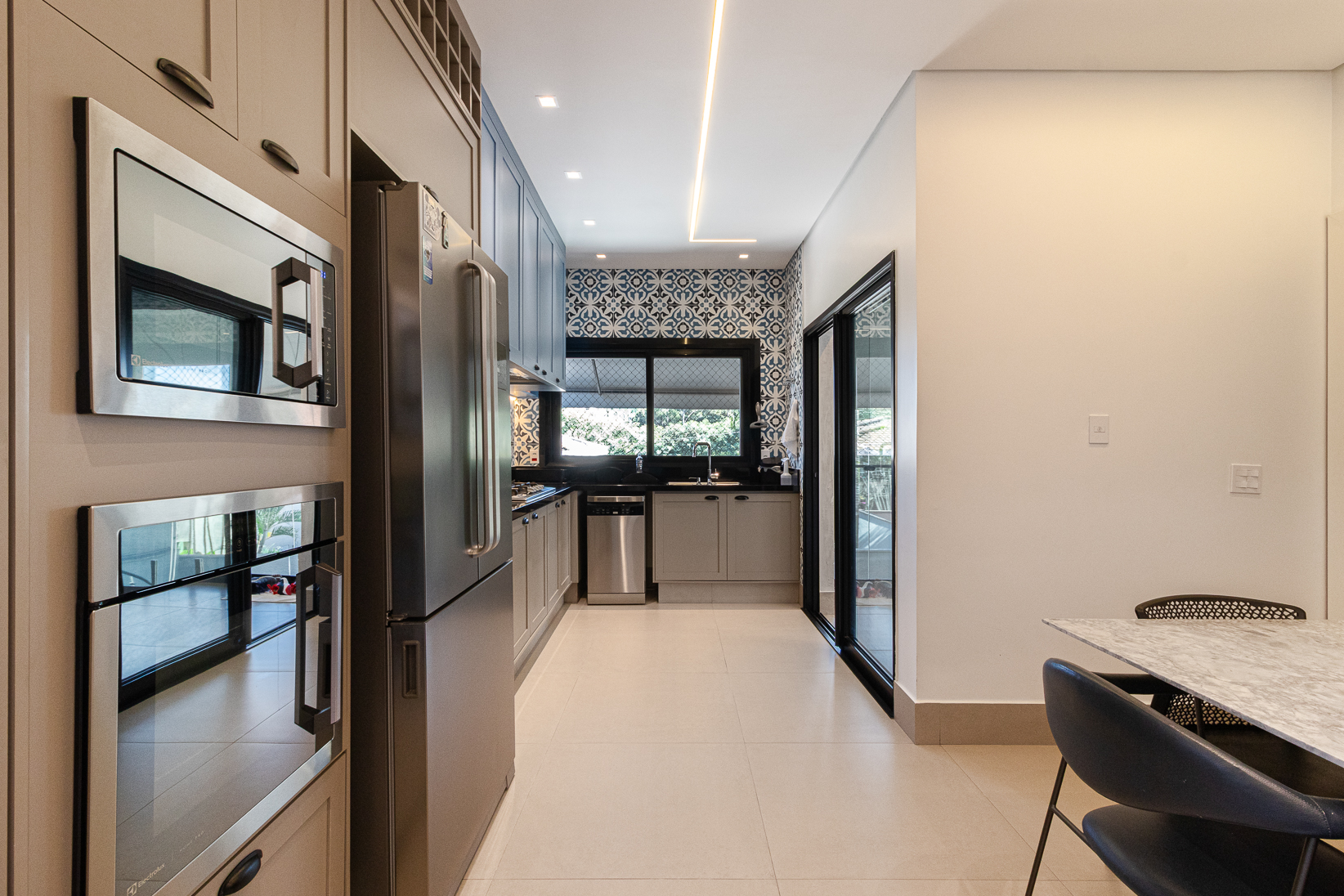 Casa á venda com 4 suítes em Alphaville