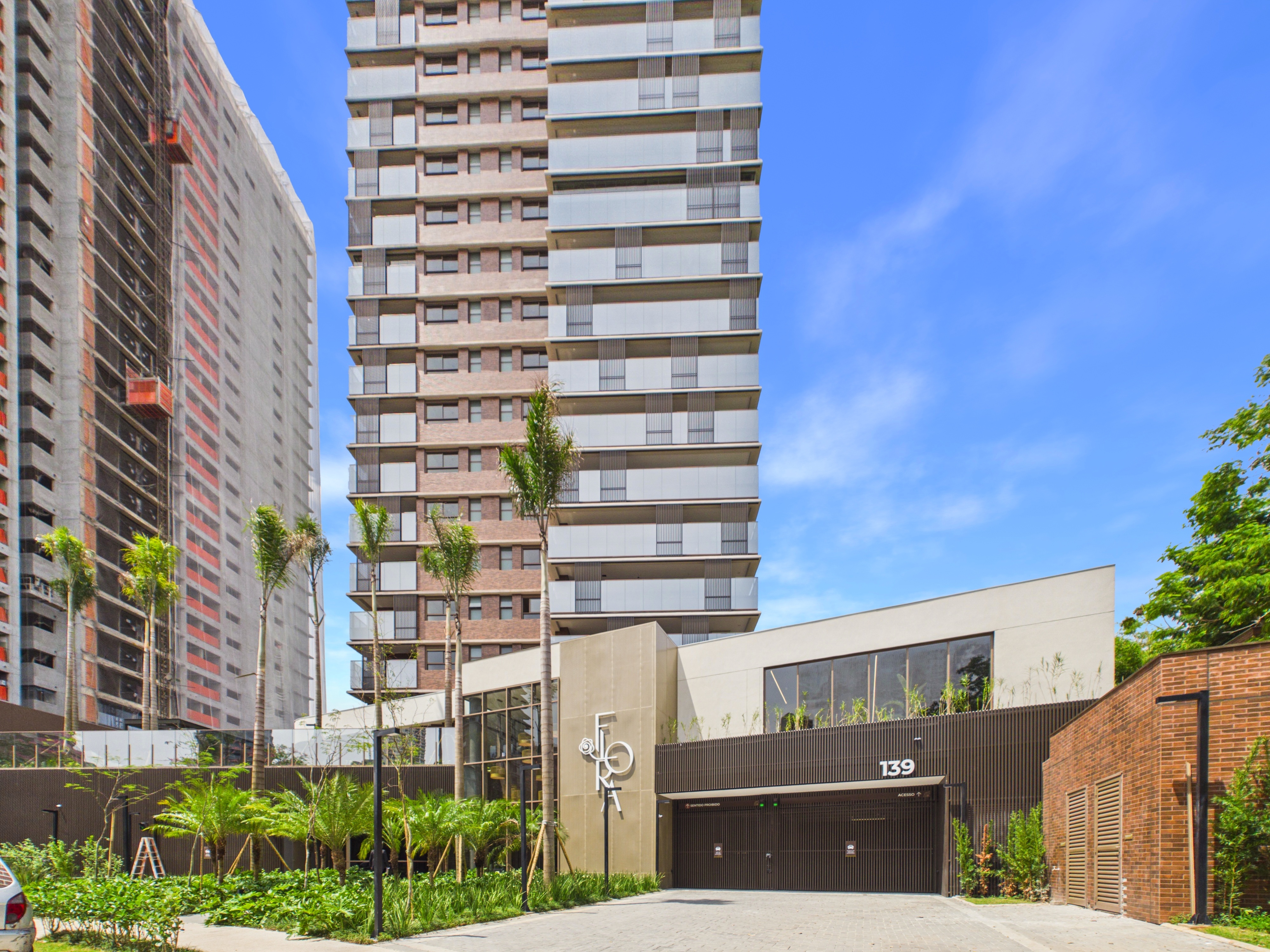 Apartamento Duplex à Venda no Florà Alphaville | 565 m², 4 Suítes e 6 Vagas